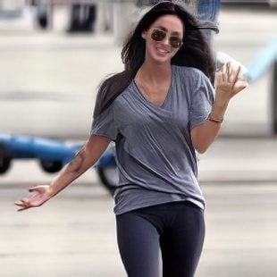 Megan Fox Cameltoe Hoe