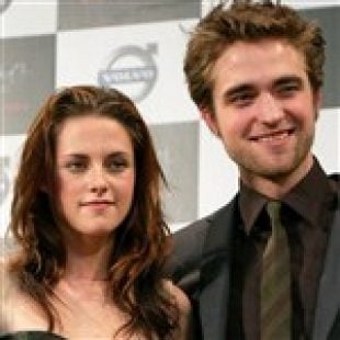 Kristen Stewart Confirms She Is Robert Pattinson’s Beard