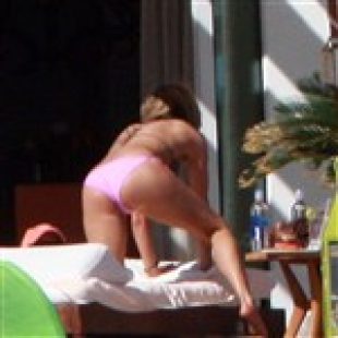 Jennifer Aniston In A Bikini To Win Back Brad