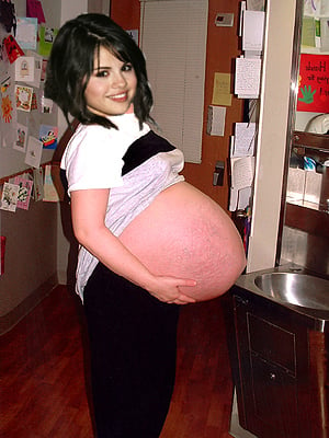 Selena Gomez Baby Bump?