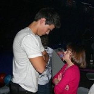 Taylor Lautner Gets Into A Fight With A Small Girl