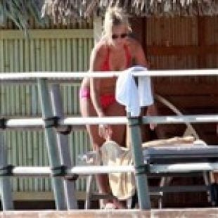 Carrie Underwood Bikini Pics Prove She Is Unfit Wife