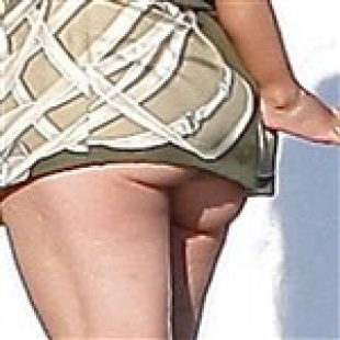 Jennifer Lopez Shows Her Big Butt For Attention