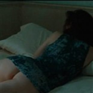 Kristen Stewart Shows Her Bare Ass