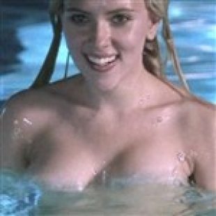 Top 12 Sexy Scarlett Johansson GIFs