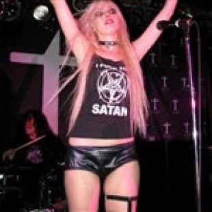 Taylor Momsen Admits Having Satanic Sex
