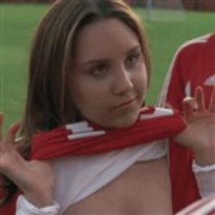 Amanda Bynes Flashes Her Tits