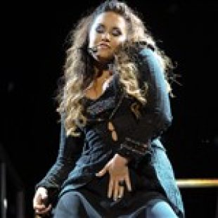 Demi Lovato Masturbates On Stage