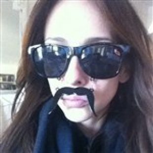 Jennifer Love Hewitt Grows A Mustache To Attract Muslims