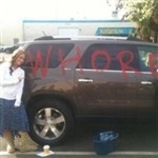 Jennifer Love Hewitt Vandalizes Black Woman’s Van