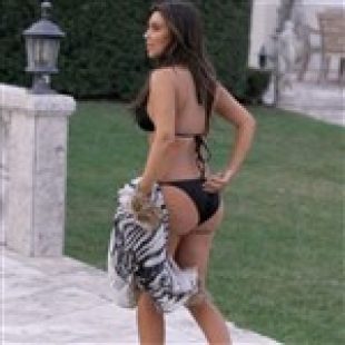 Kim Kardashian’s Horrible Bikini Pics