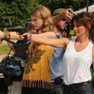 Taylor Swift & Shania Twain Shoot The Homeless