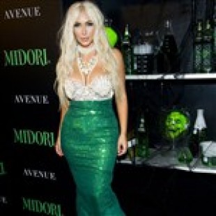 Kim Kardashian As A Fat Blonde Whore For Halloween