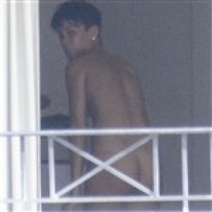Rihanna Caught Nude While Changing Bikinis