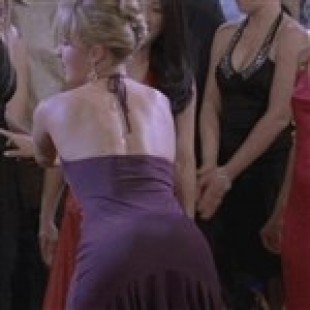 Hayden Panettiere Shows How To Booty Dance