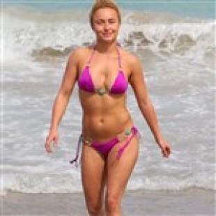 Hayden Panettiere No Makeup Bikini Pics