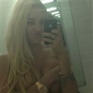Amanda bynes topless pics