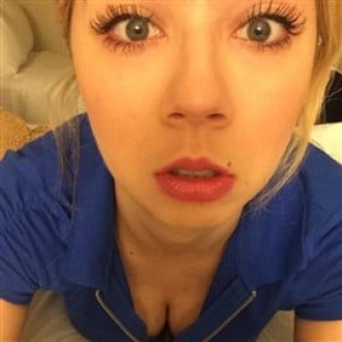 Jennette McCurdy Cleavage Pic For Twitter