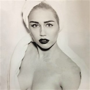 Miley Cyrus Topless Again, This Time In Vogue