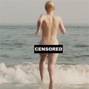Dakota Fanning Shows Her Bare Butt In ‘Very Good Girls’