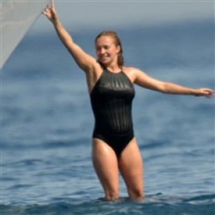 Hayden Panettiere Mocks Jesus While In A Frumpy Swimsuit