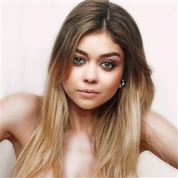 Sarah Hyland Naked Showing Her Lady Flower