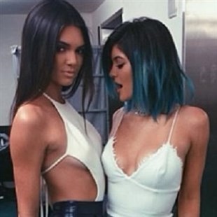 Kylie Jenner Rubs Her Sister Kendall’s Vagina On Video