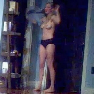 Amanda Seyfried Topless On Stage For Broadway Show