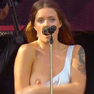 Nude tove lo Tove Lo