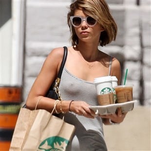 Sarah Hyland Braless Nip Pokies In A Summer Dress