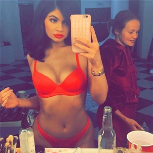 Kylie Jenner Red Bra And Panties Selfie