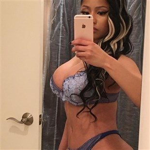 Nicki Minaj Flaunts Her Big Boobs In Bra And Panties Selfies