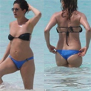 Jennifer Aniston Looking Fat In A Bikini