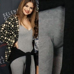 Selena Gomez Flaunts Her Camel Toe For Her Fans
