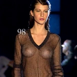 Gisele Bundchen Nude And Topless At 18-Years-Old