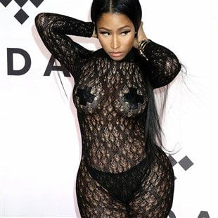 Nicki Minaj Twerking Her Ass In A Thong On Video