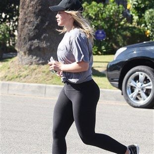Hilary Duff’s Powerful Ass In Leggings