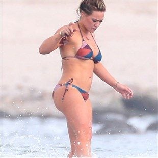 Hilary Duff’s Fit Ass In A Bikini