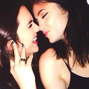 Kylie And Kendall Jenner Are Definitely Having Sex With Each Other