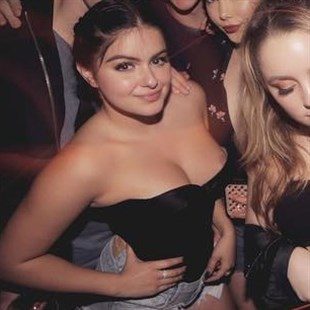 Ariel Winter Nip Slip At Her Friend’s B-Day Party