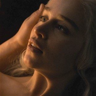 Emilia Clarke And Kit Harington’s Nude Sex Scene From “Game of Thrones” Brightened In HD