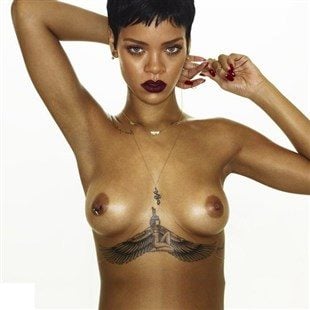 Naked boobs rihanna Rihanna Sex