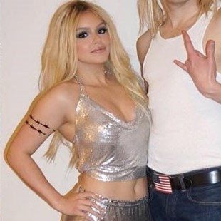 Ariel Winter Tries Out Being A Big Breasted Blonde