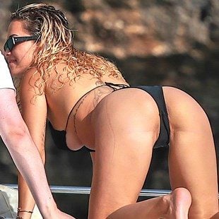 Rita Ora Shows Her Butthole And Titties