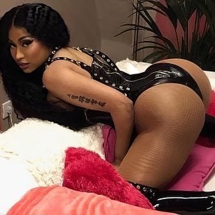 Nicki Minaj Nude Ass Twerking