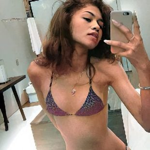 Zendaya Skimpy Bikini Body Flaunting Uncovered