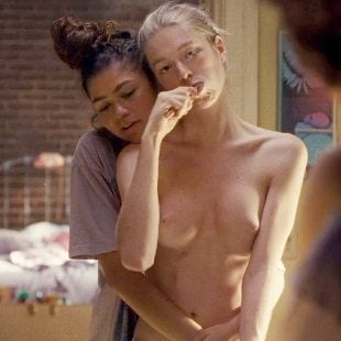 Hunter Schafer And Zendaya’s Nude Lesbian Scene From “Euphoria”