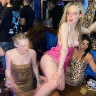Elle Fanning Nude Partying With Her Sister