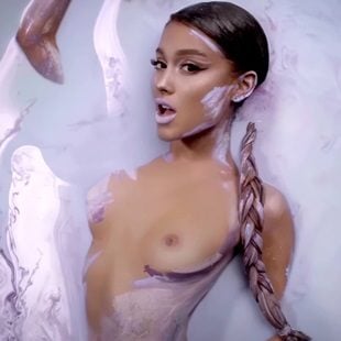 Ariana Grande Nude Music Video Outtake And New Selfies Released