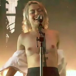 Phoebe Bridgers Nude Tit Flashing In Concert
